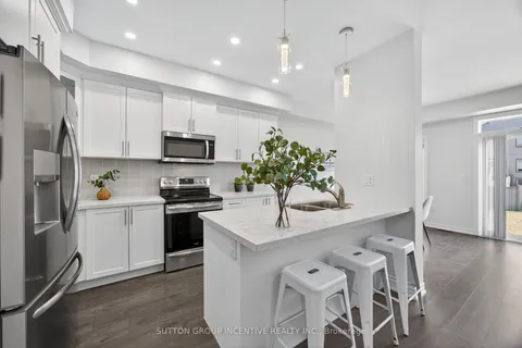 17 Churchlea Mews, ON L3V 8K9