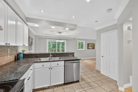 101 BROWNING Trail, ON L4N 6J4