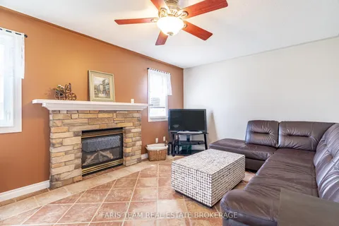 17 Nicole Marie Avenue, ON L4M 6Z1