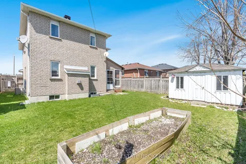 17 Nicole Marie Avenue, ON L4M 6Z1