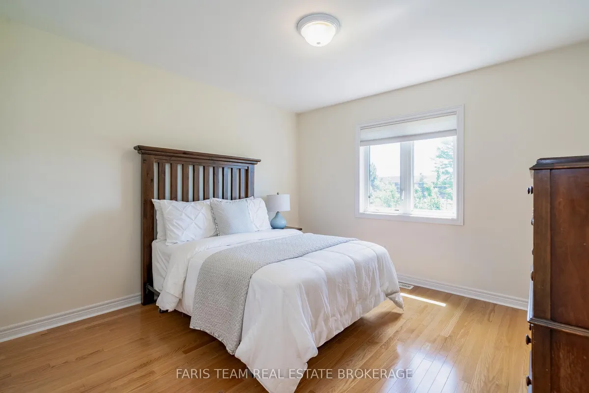 26 Barrington Trail, ON L9Y 0G1