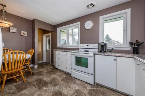 296 John Street, ON L4R 2J5