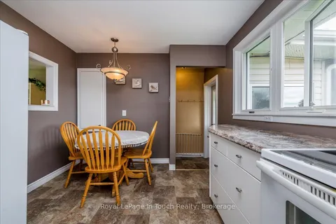 296 John Street, ON L4R 2J5