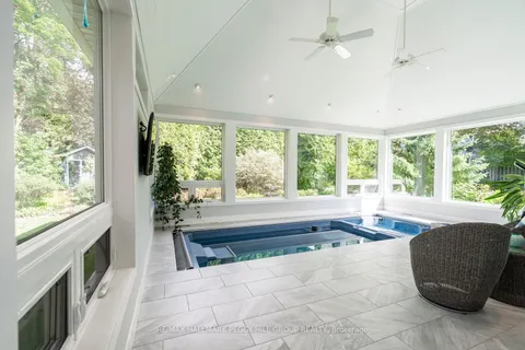 150 Collingwood Street, ON L4M 5M3