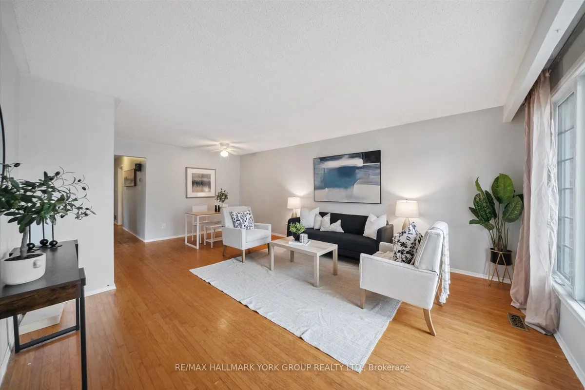 6 Glenecho Drive, ON L4M 4J3