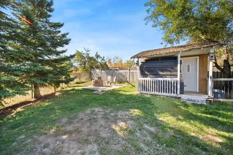 7 ASSINIBOINE Drive, ON L4N 8G4