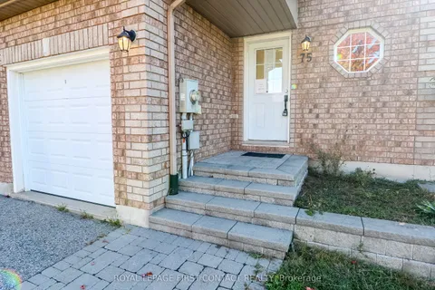 75 Larkin Drive, ON L4M 7B3