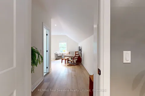 328 Walnut Street, ON L9Y 3C8