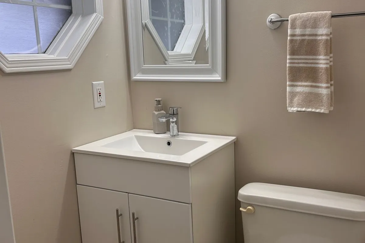 13 Lee Crescent, ON L4N 9Z5