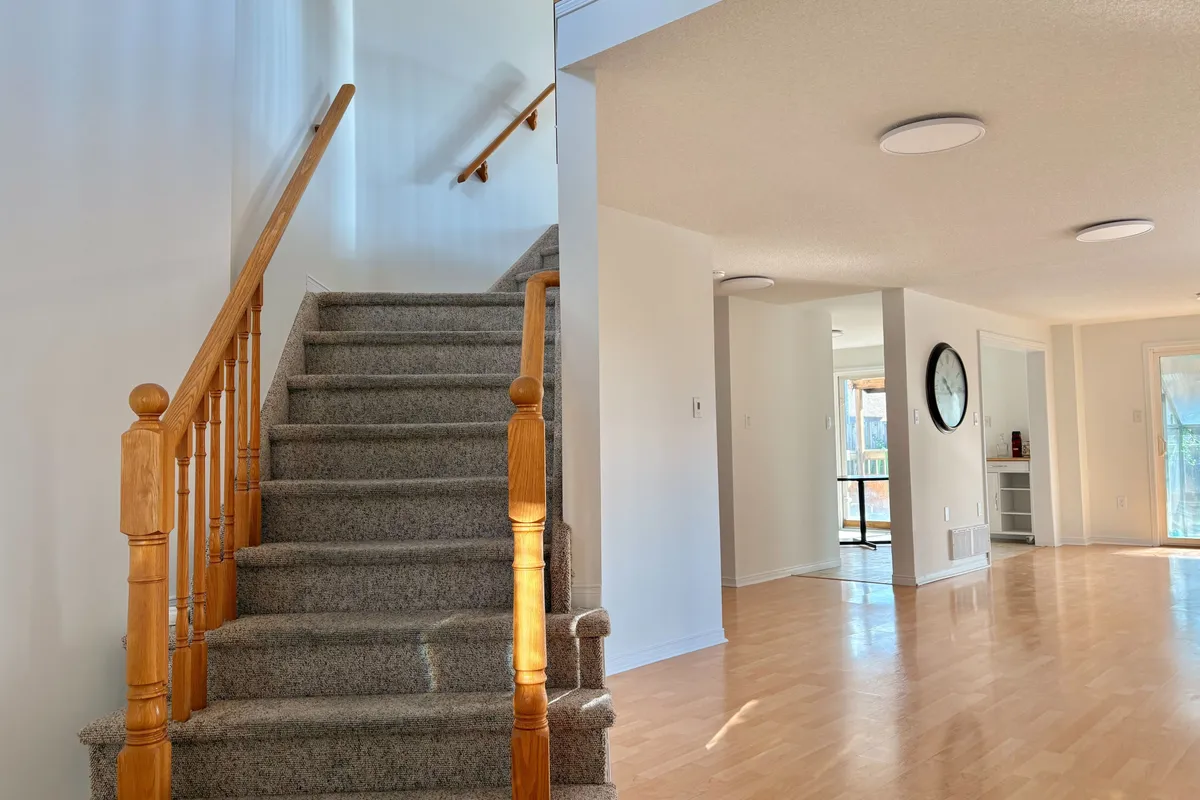 33 Raymond Crescent, ON L4N 0X6