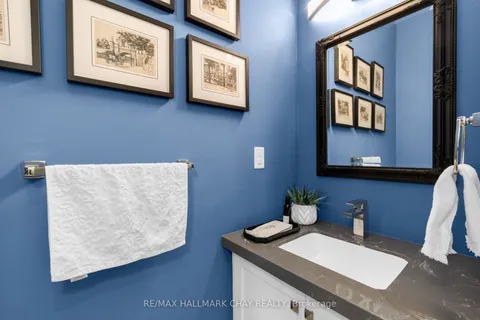 18 Cypress Point Street, ON L4N 6J9