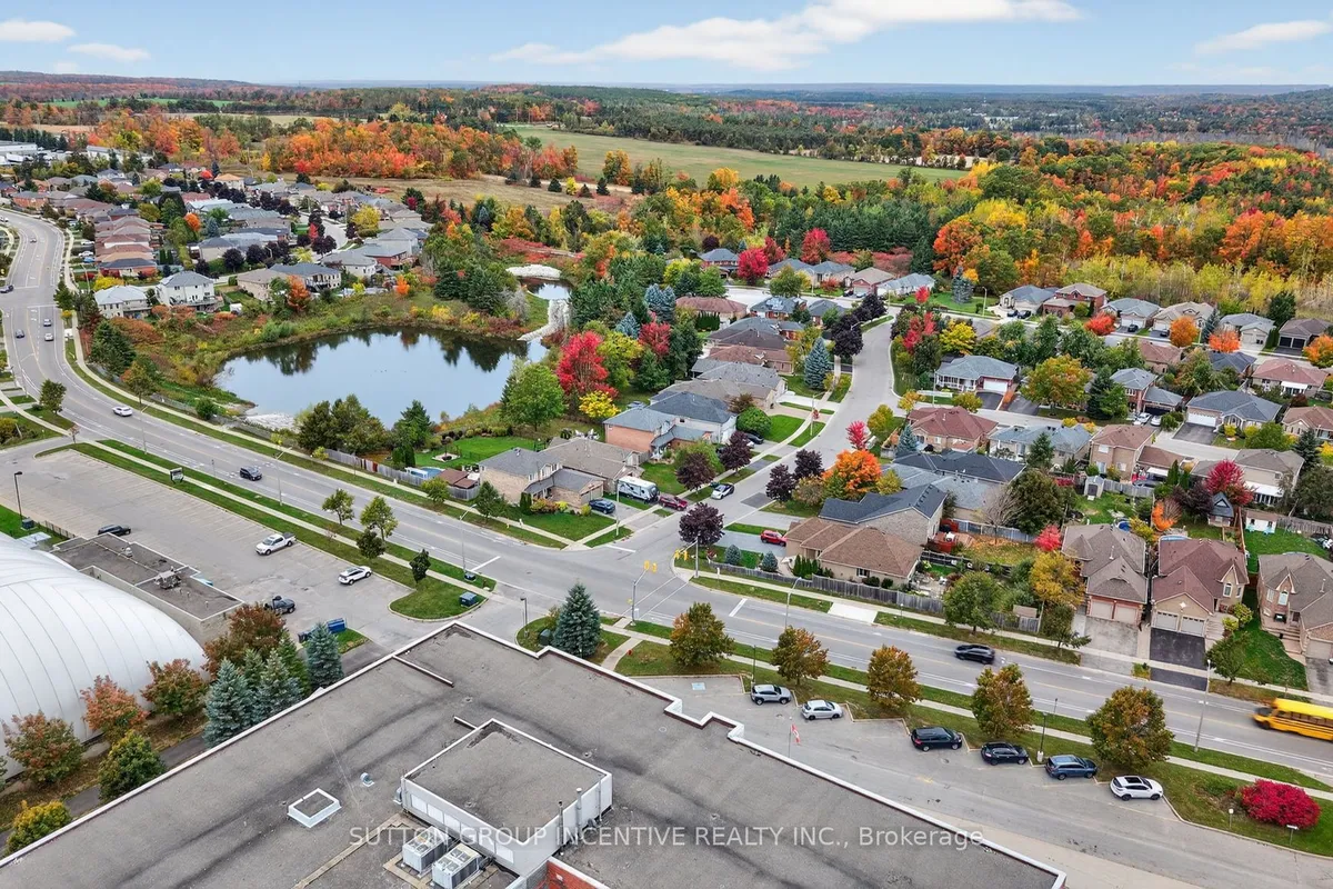 124 Hanmer Street, ON L4M 6V9