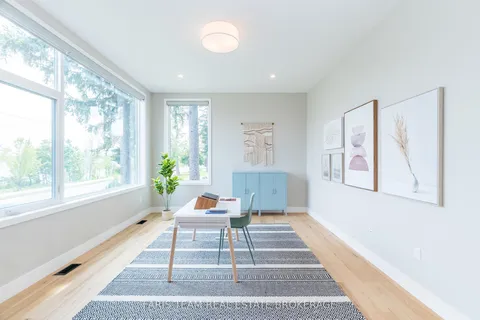 202 Kempenfelt Drive, ON L4M 1C3