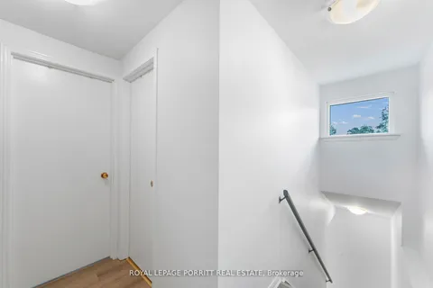 32 Chaucer Crescent, ON L4N 4T7