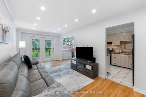 32 Chaucer Crescent, ON L4N 4T7