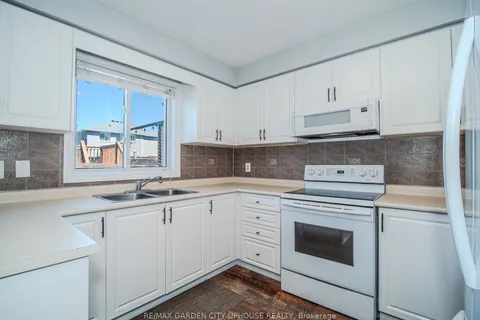 22 Grace Crescent, ON L4N 9S8