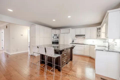 24 Willow Bay Drive, ON L9X 0R2