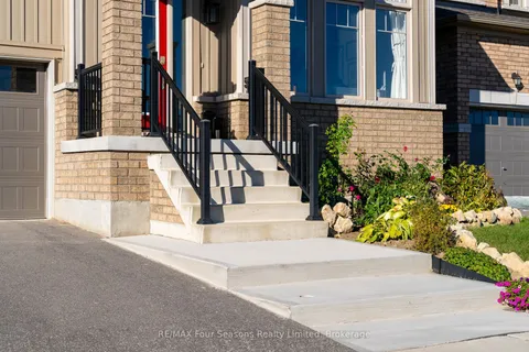 32 DEY Drive, ON L9Y 2P7