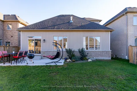 32 DEY Drive, ON L9Y 2P7