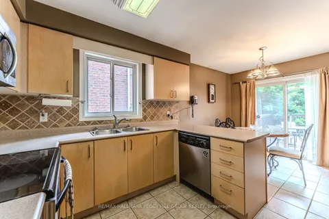 10 Stephanie Lane, ON L4N 0V2