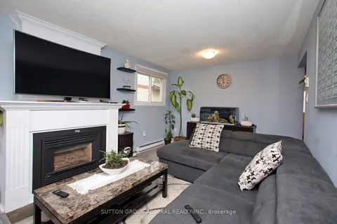 39 Corbett Drive, ON L4M 5S9