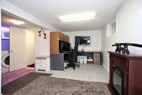 39 Corbett Drive, ON L4M 5S9