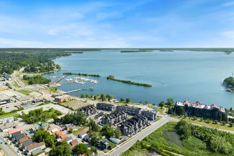 122 Elgin Street, ON L3V 1S7