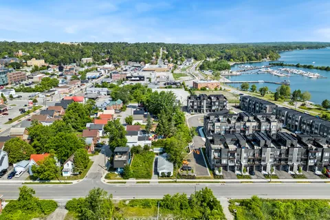 122 Elgin Street, ON L3V 1S7