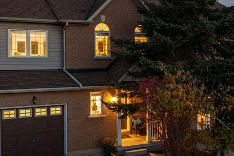 84 Trevino Circle, ON L4M 6T8