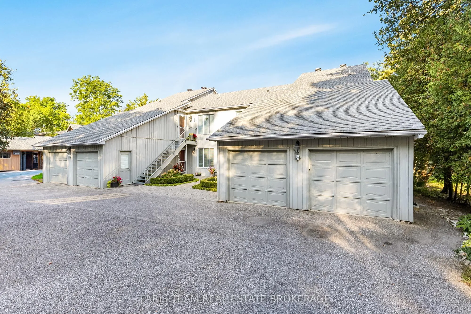 Condo Townhouse living room at 260 Cedarmere Road Orillia