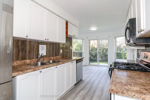 194 Kozlov Street, ON L4N 7H6