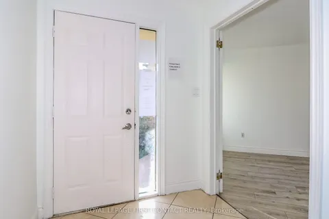 194 Kozlov Street, ON L4N 7H6