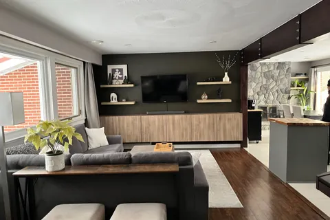 595 Big Bay Point Road, ON L4N 3Z9