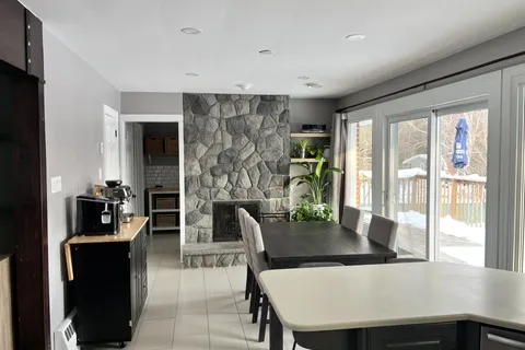 595 Big Bay Point Road, ON L4N 3Z9