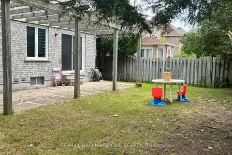 509 Grove Street, ON L4M 5Z4