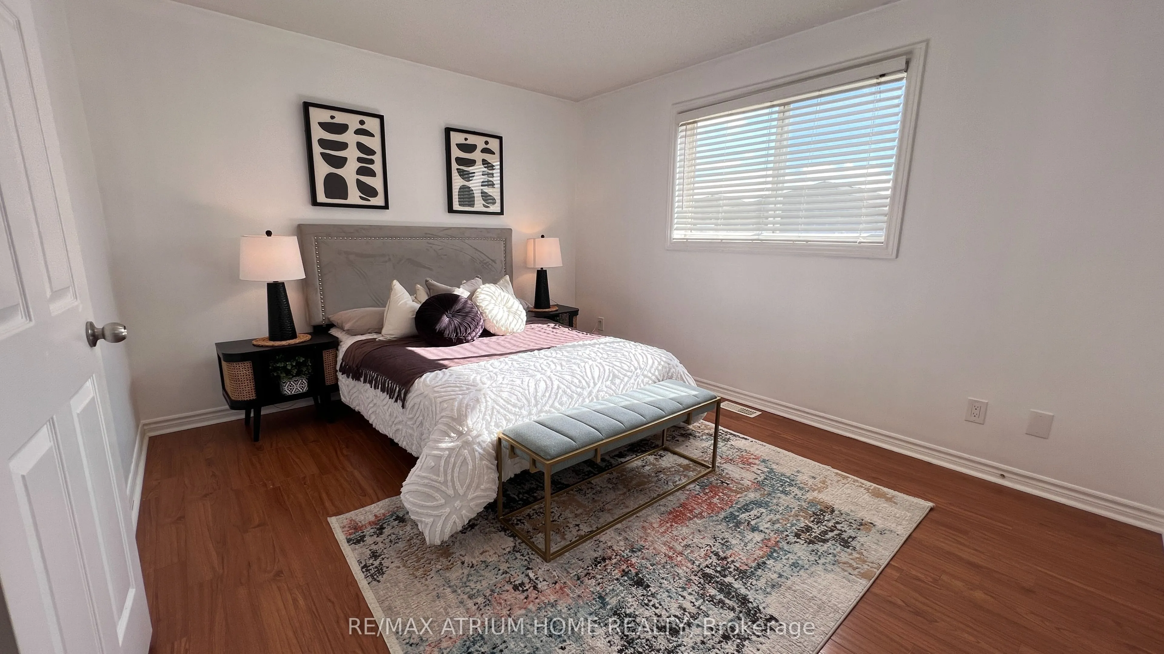 124 Monique Crescent, ON L4M 6Y8