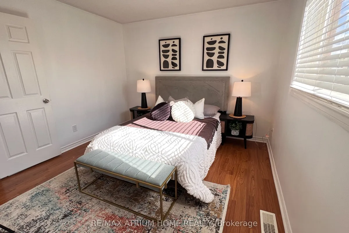 124 Monique Crescent, ON L4M 6Y8