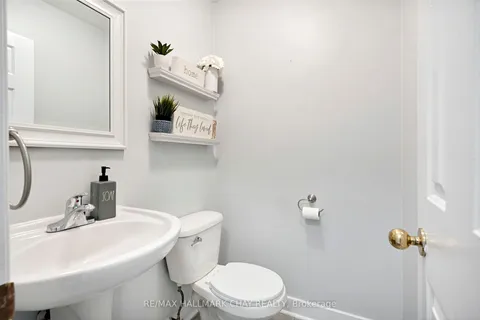 104 Pickett Crescent, ON L4N 8B9