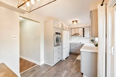 104 Pickett Crescent, ON L4N 8B9