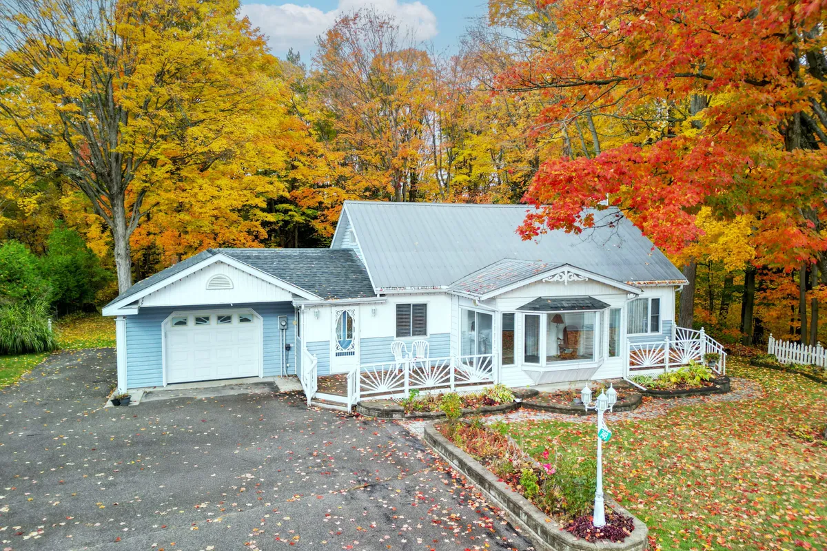 748 Overhead bridge Road, ON L9M 0V6