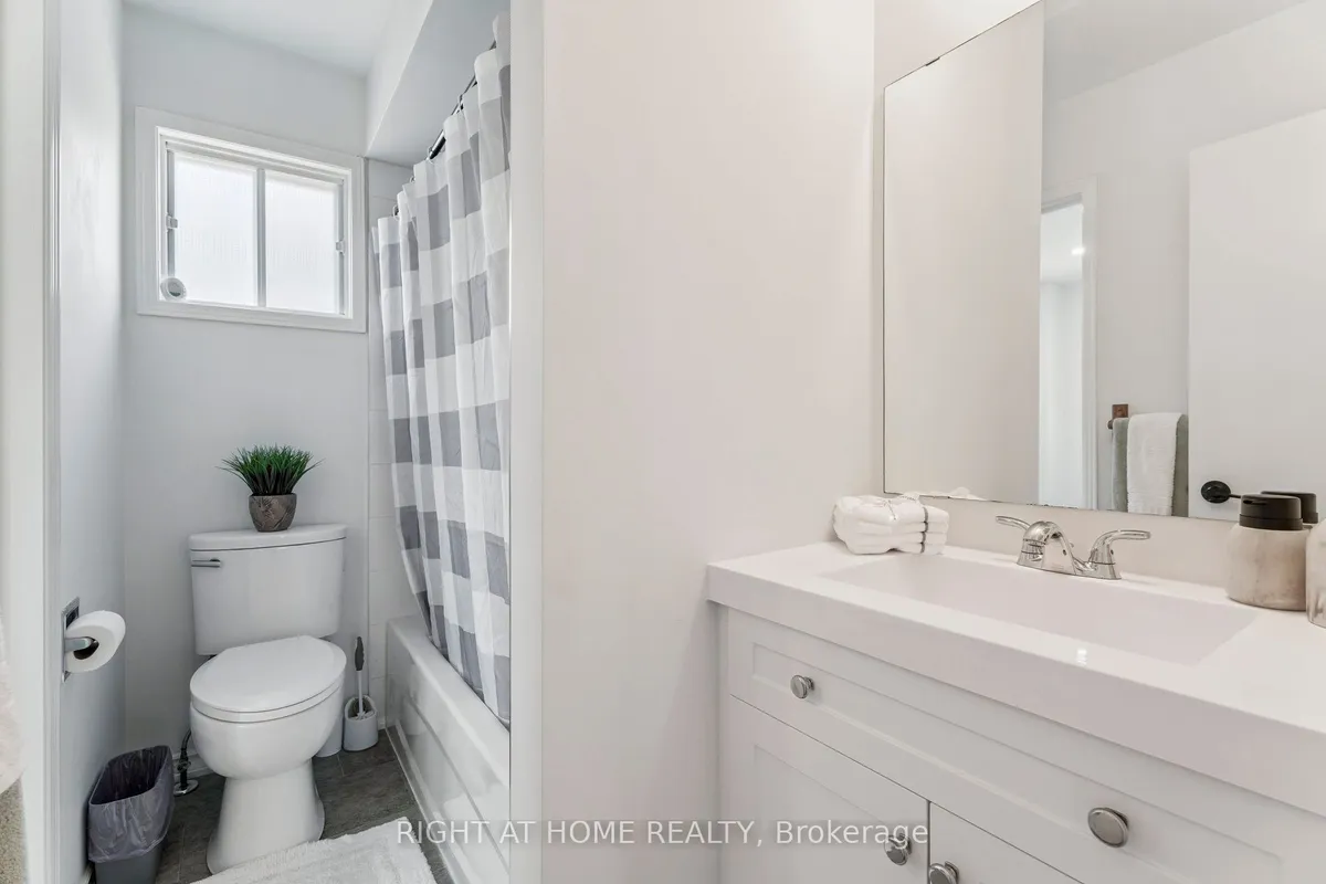 115 Laidlaw Drive, ON L4N 7R9