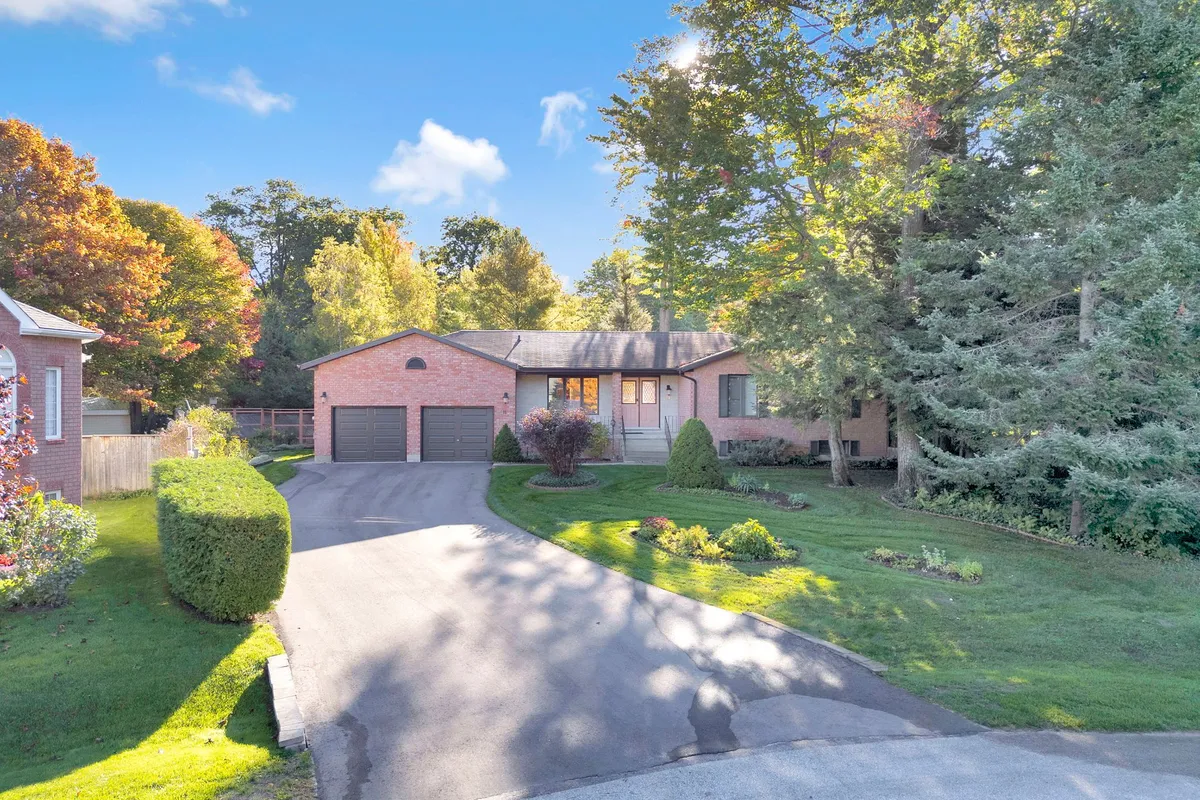 11 Birchmount Circle, ON L9Z 1H8