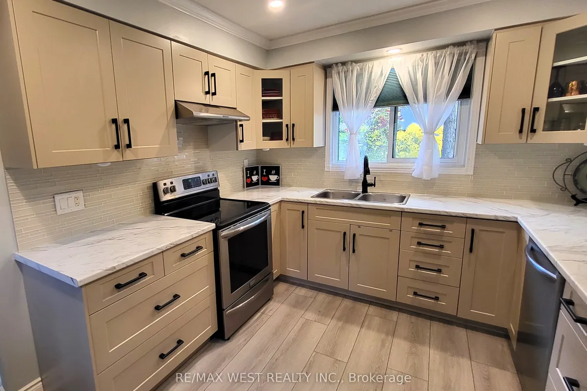 230 Browning Trail, ON L4N 5J7