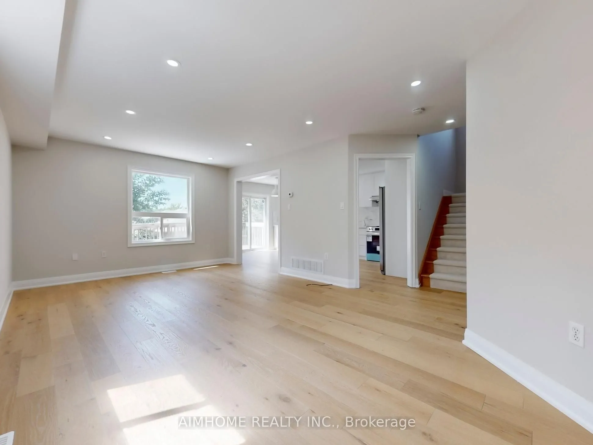 32 Bloom Crescent, ON L4N 0S8