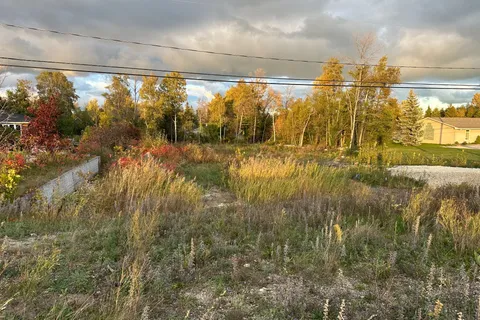 9880 Beachwood Road, ON L9Y 3Z1