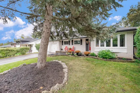 27 Ottaway Avenue, ON L4M 2W6