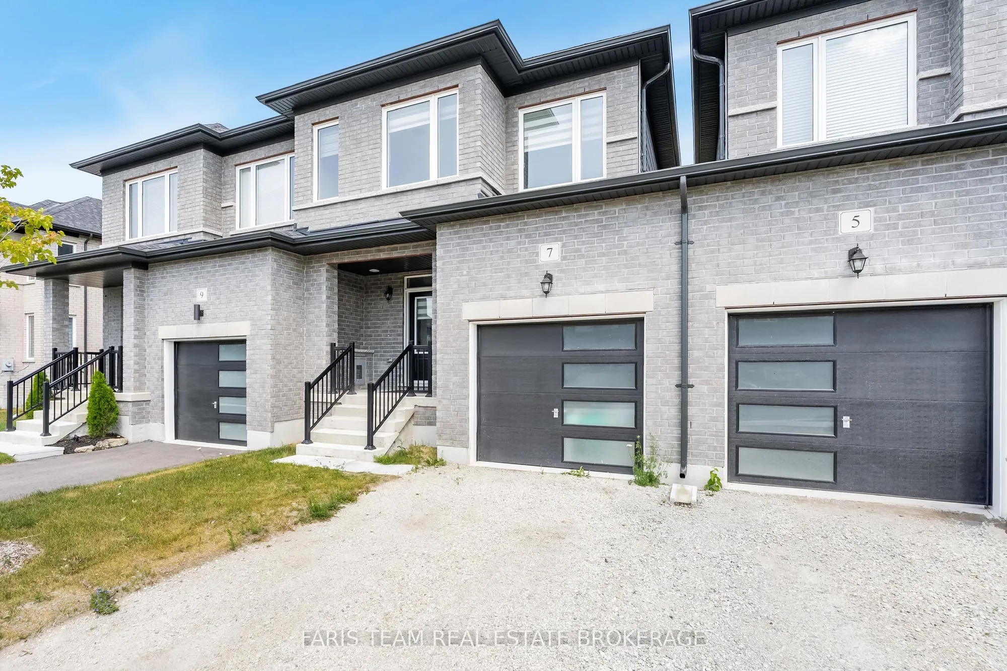 7 Lisa Street, ON L9Z 0K9