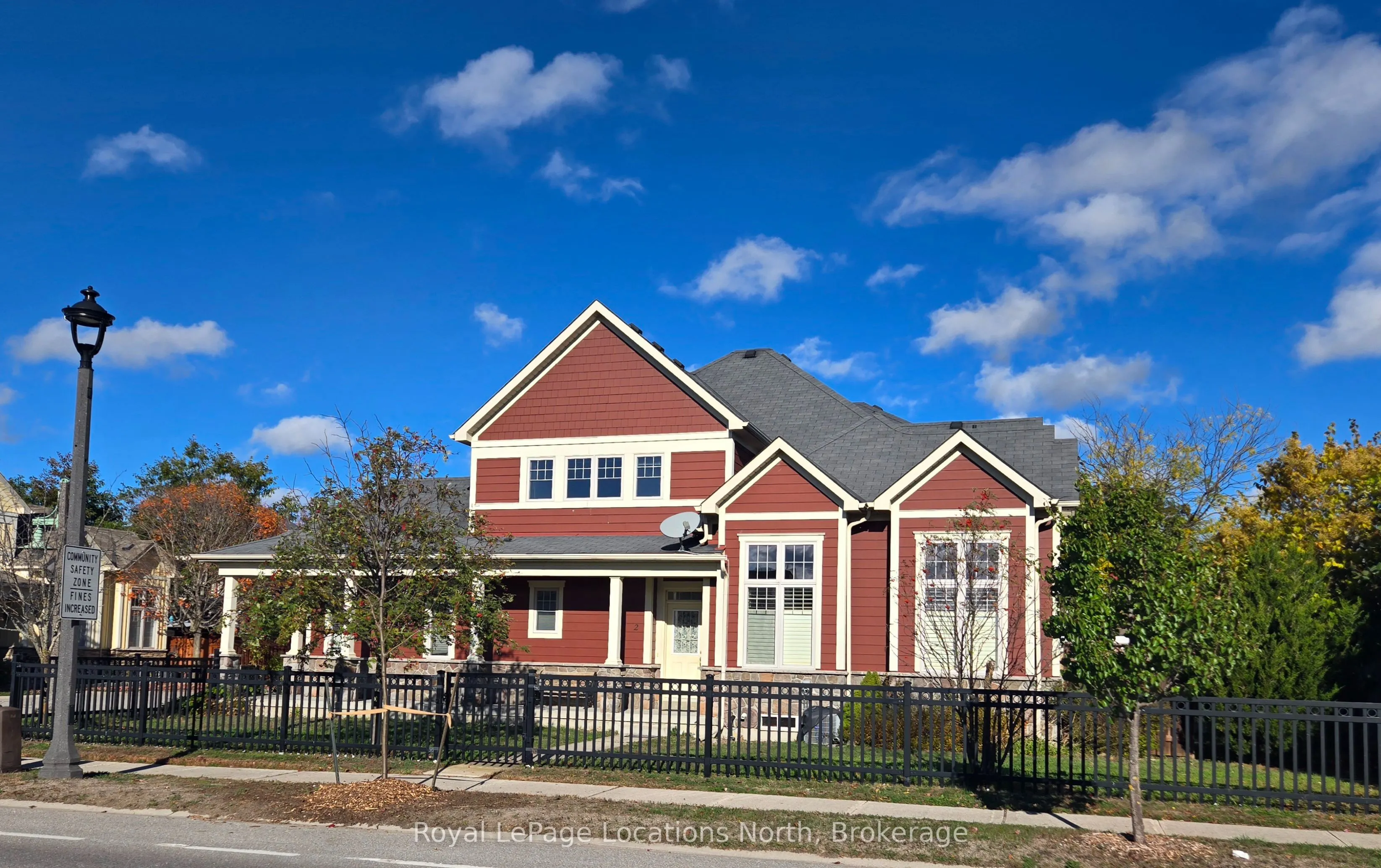 2 Loggers Gate Gate, ON L9Z 0E7