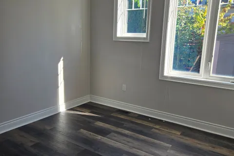 2 Loggers Gate Gate, ON L9Z 0E7