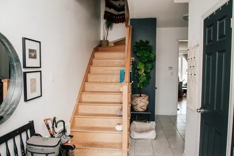 8 Bailey Street, ON L9Y 3V3